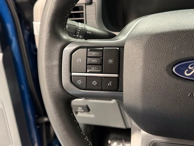 Used 2025 Blue Ford XLT image 16