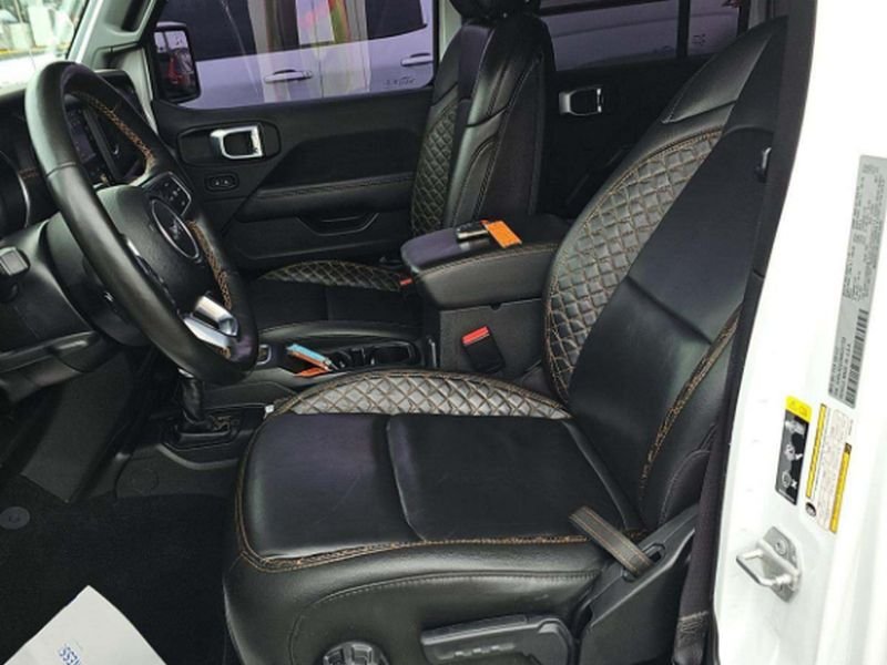 Used 2022 Bright White Clearcoat Jeep Unlimited High Altitude image 4