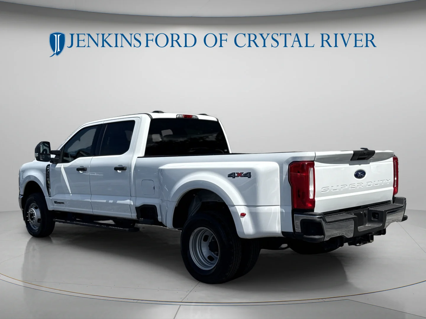 Used 2026 Oxford White Ford XLT image 7