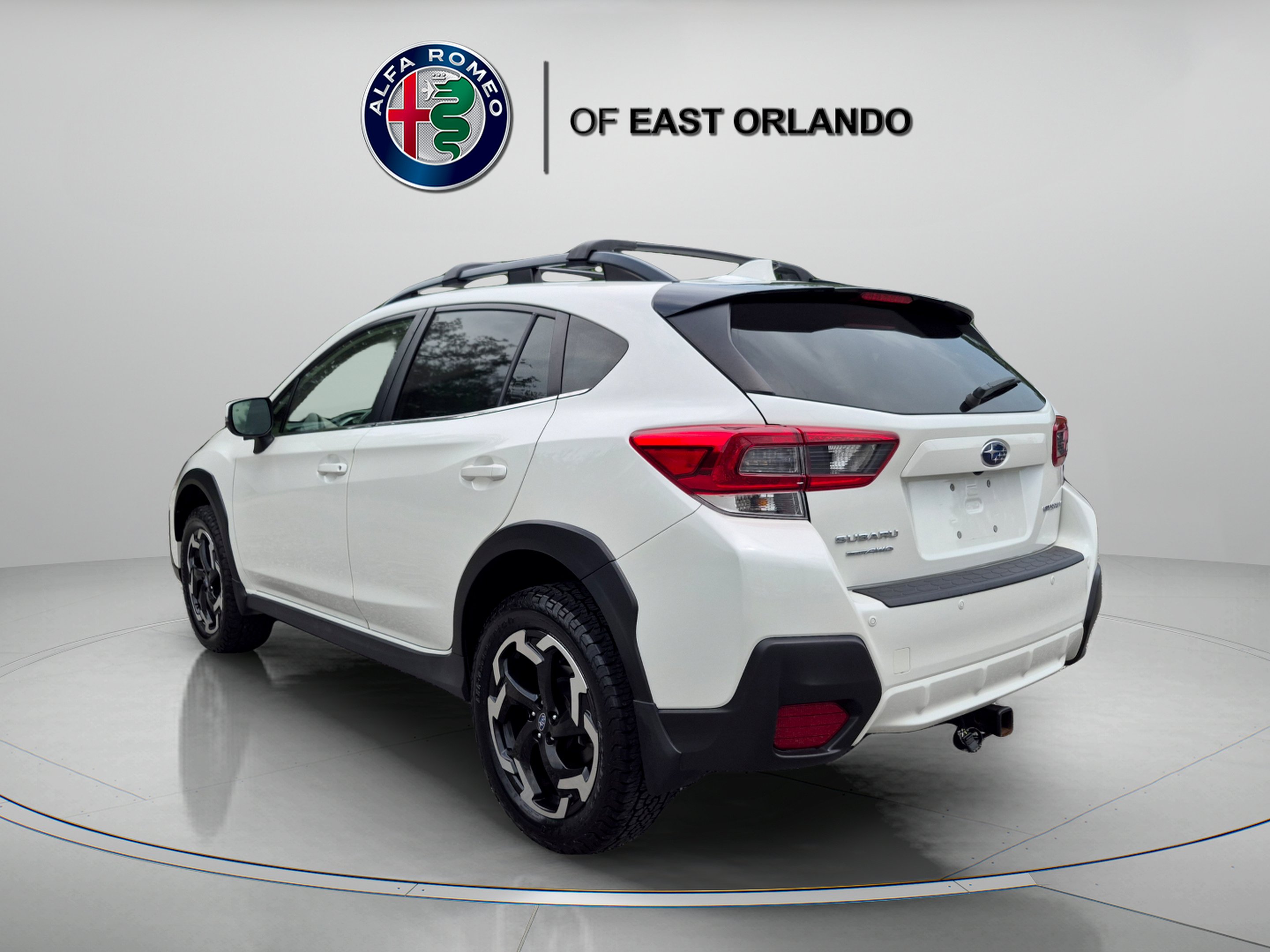 Used 2022 Crystal White Pearl Subaru Limited image 5
