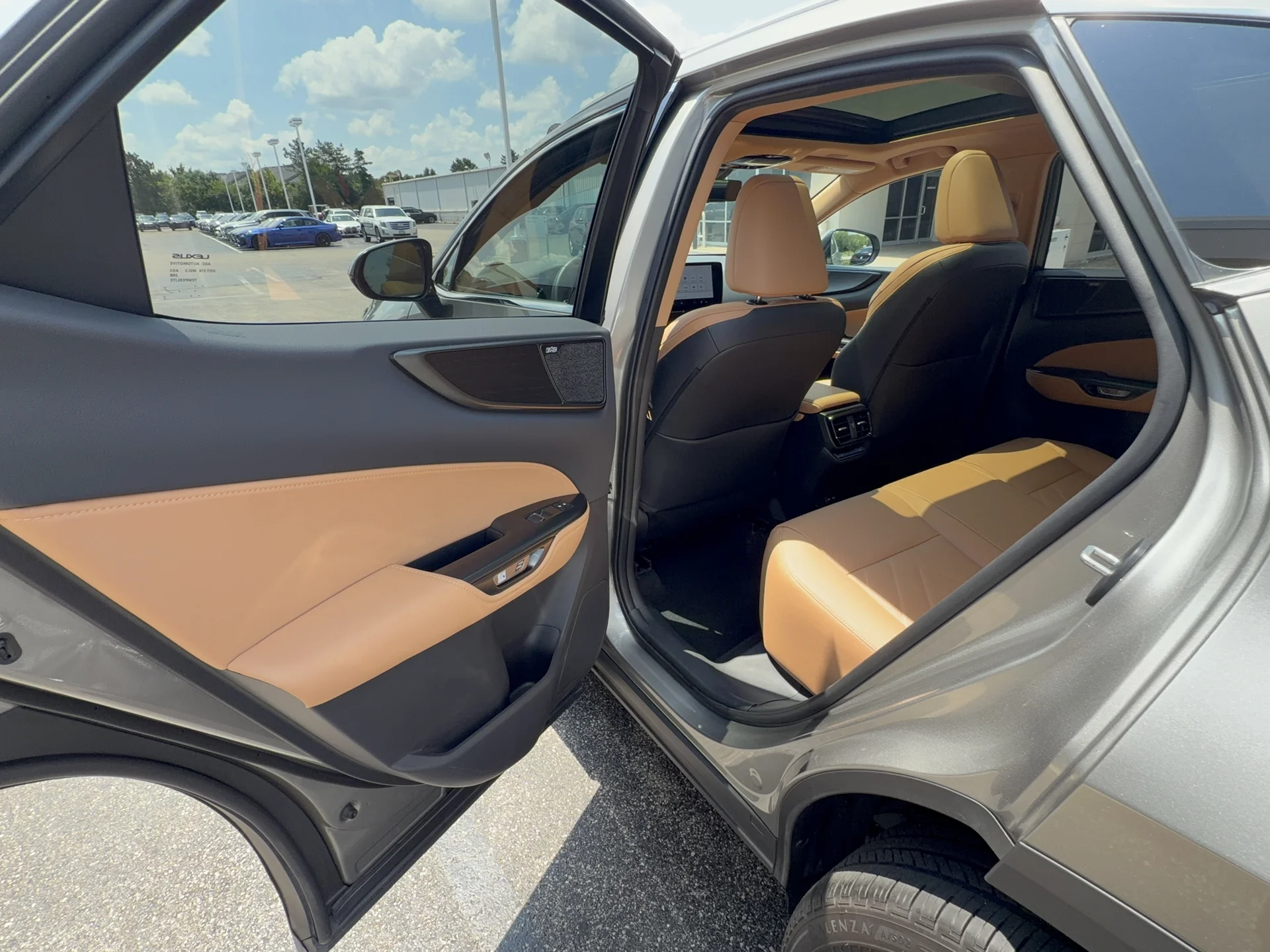 Used 2024 Atomic Silver Lexus Luxury image 21