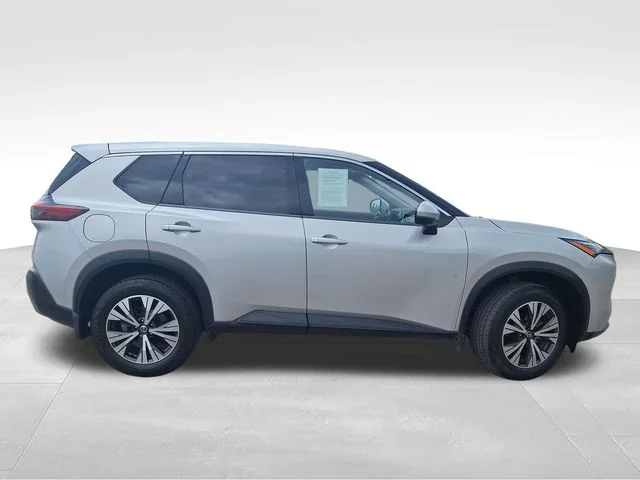 Used 2021 Silver Nissan SV image 9