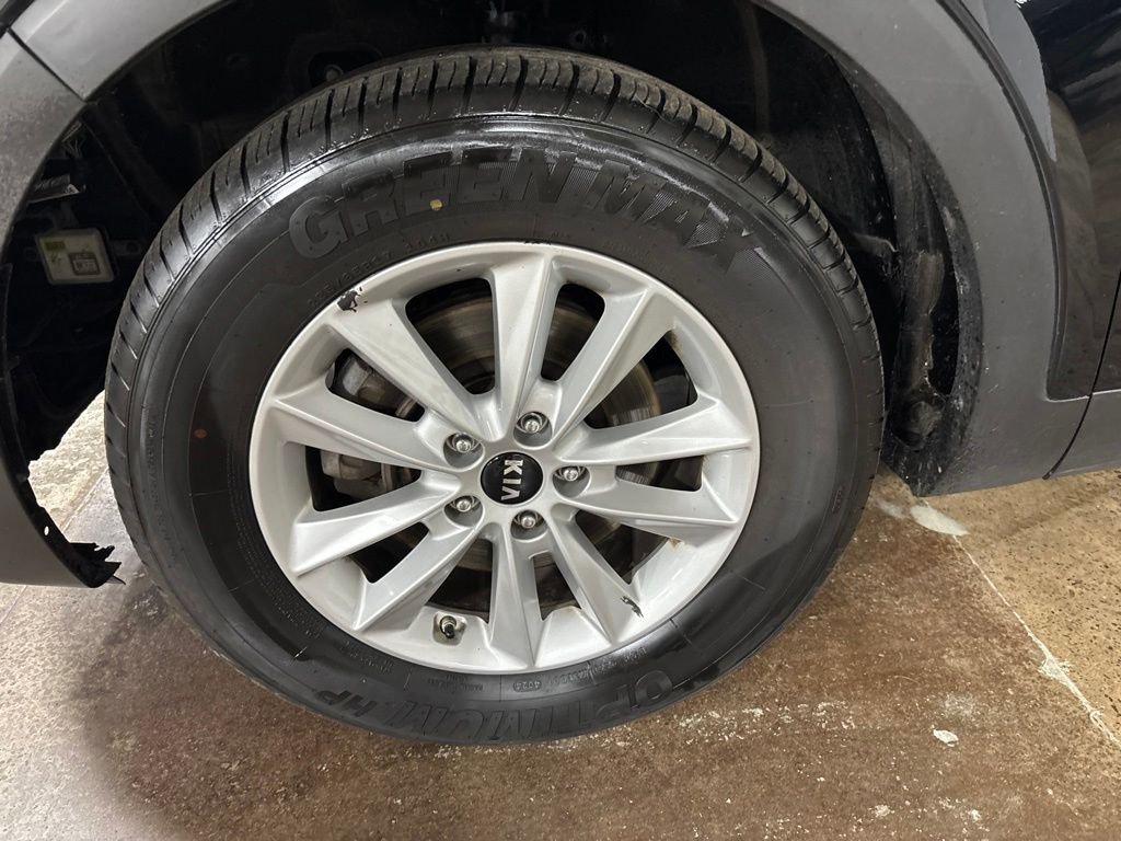 Used 2020 Black Kia LX image 9