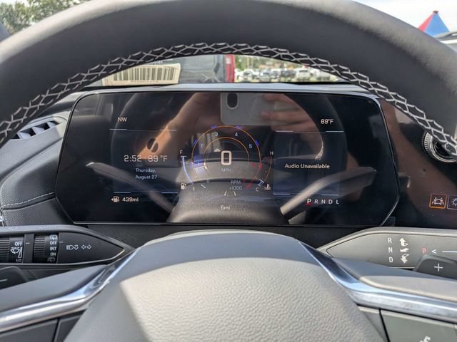 New 2027 Summit White Chevrolet LT image 30