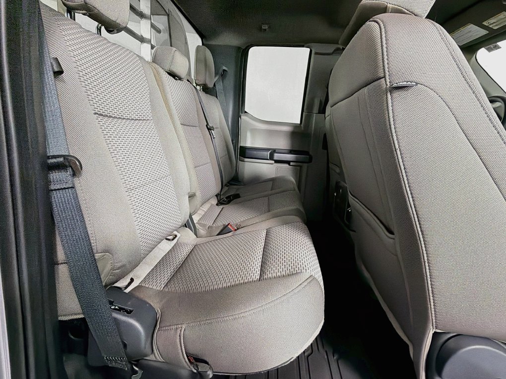 Used 2022 Silver Ford XLT image 27
