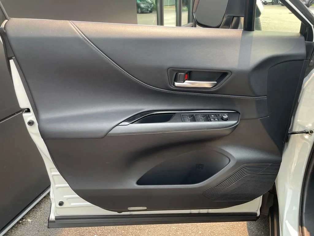 Used 2021 White Toyota LE image 9