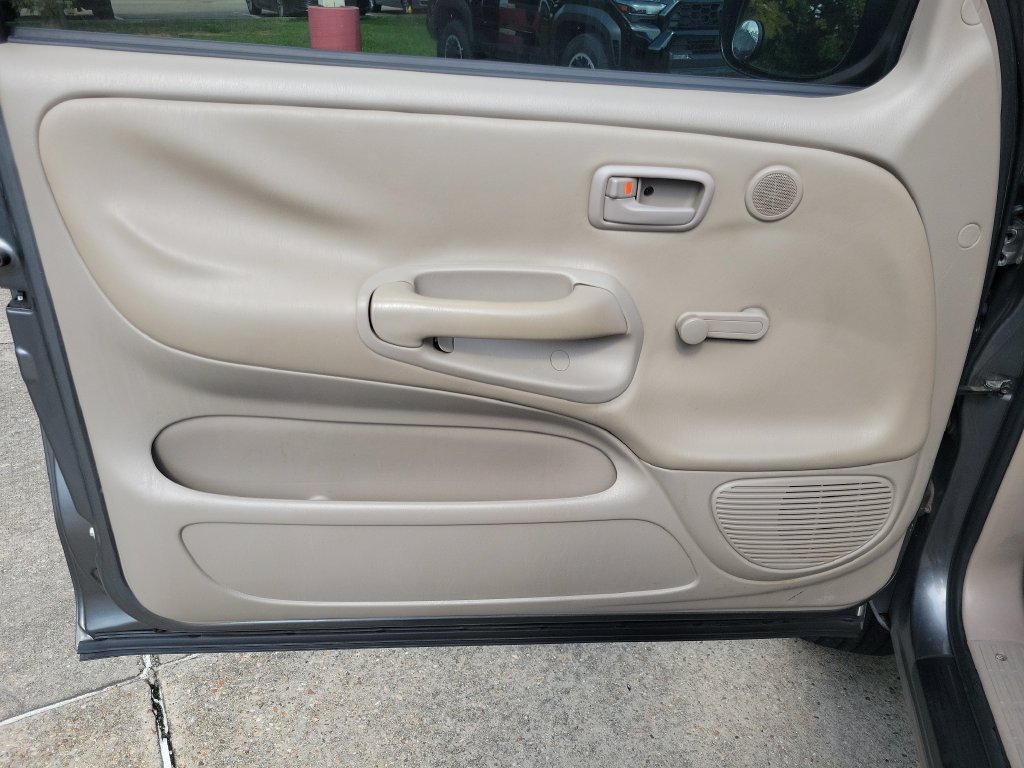 Used 2005 Gray Toyota Base image 13