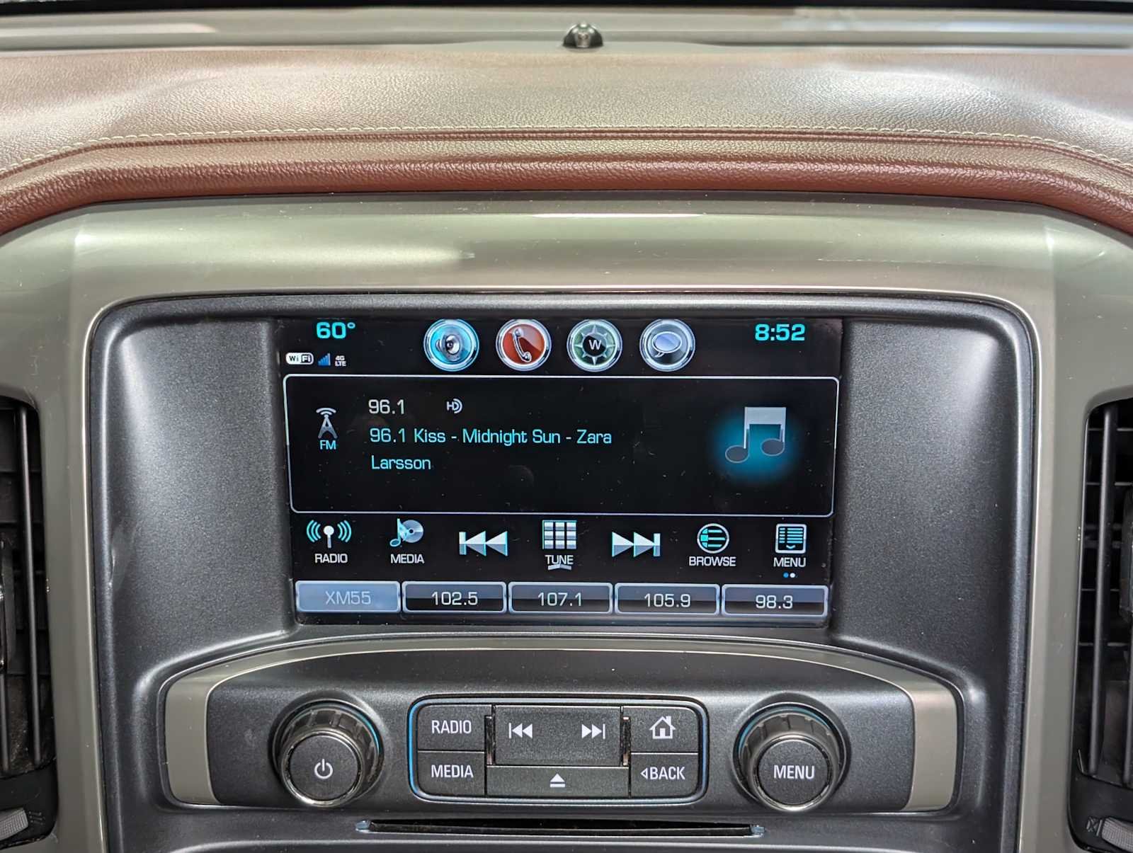 Used 2017 Iridescent Pearl Tricoat Chevrolet High Country image 20
