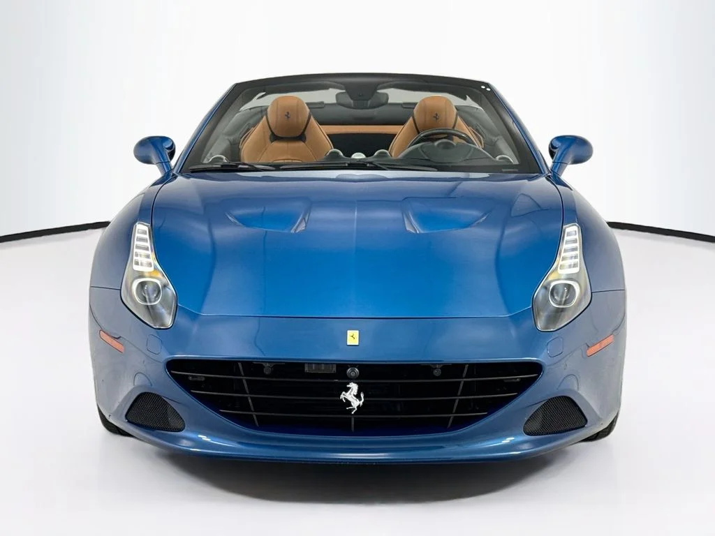 Used 2015  Ferrari T image 2