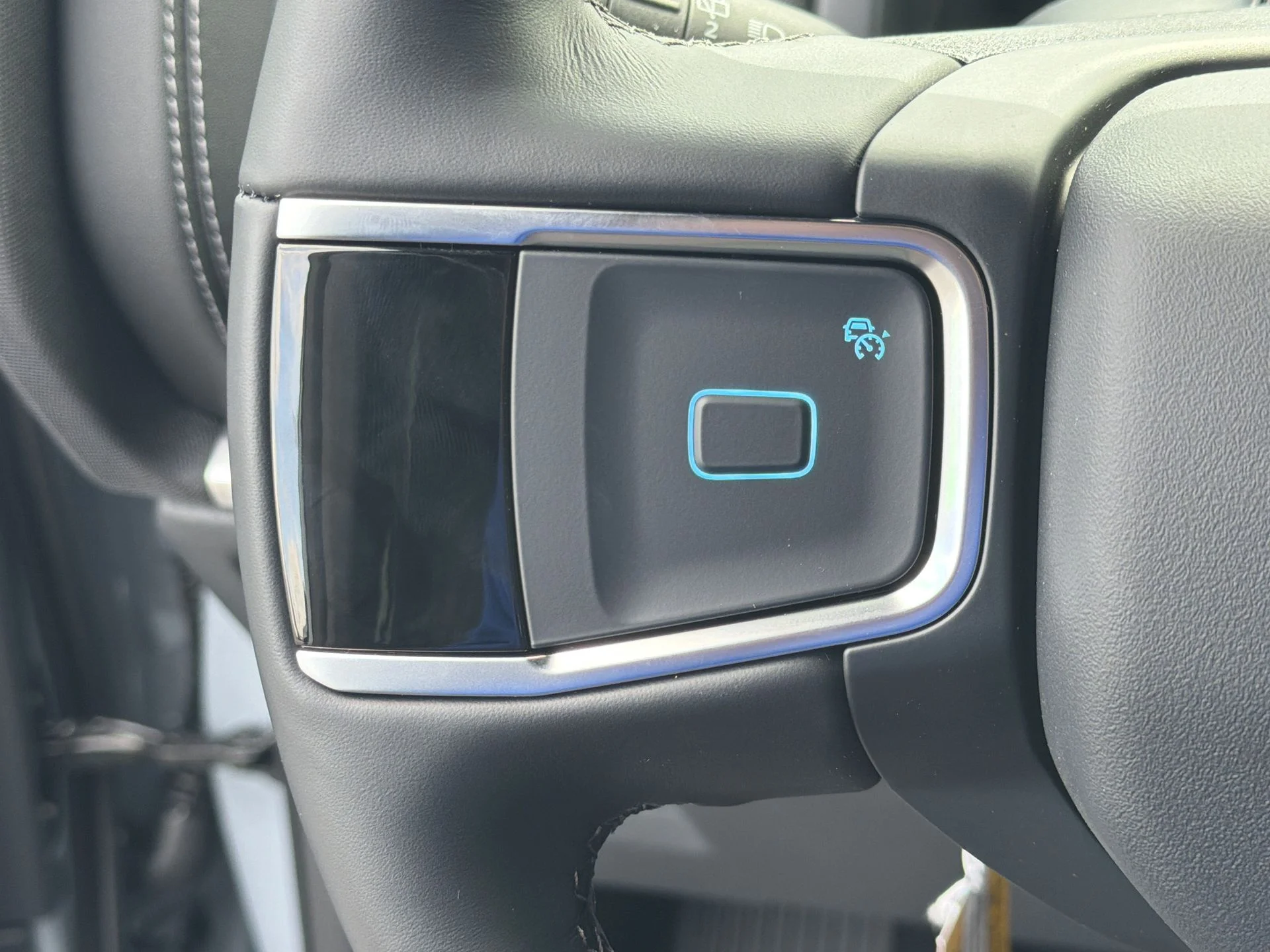 New 2026 Glacier Gray Metallic Tri-Coat Ford Platinum® image 11