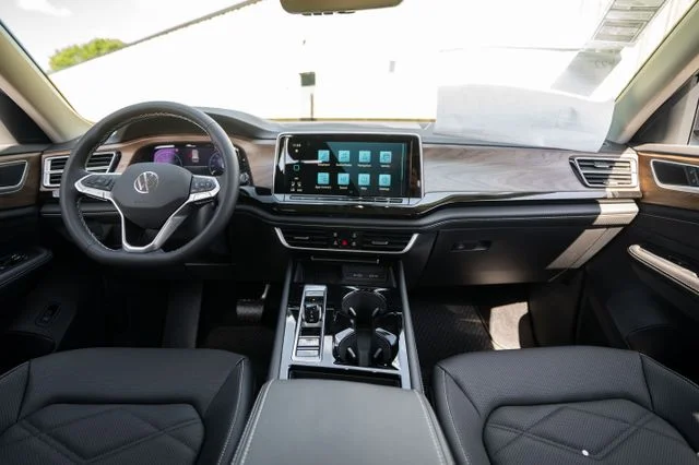 2026 Volkswagen Atlas SE w/Tech - Photo 11