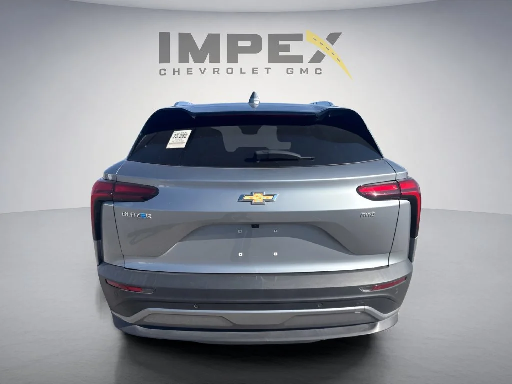 Used 2024 Sterling Gray Metallic Chevrolet LT image 4