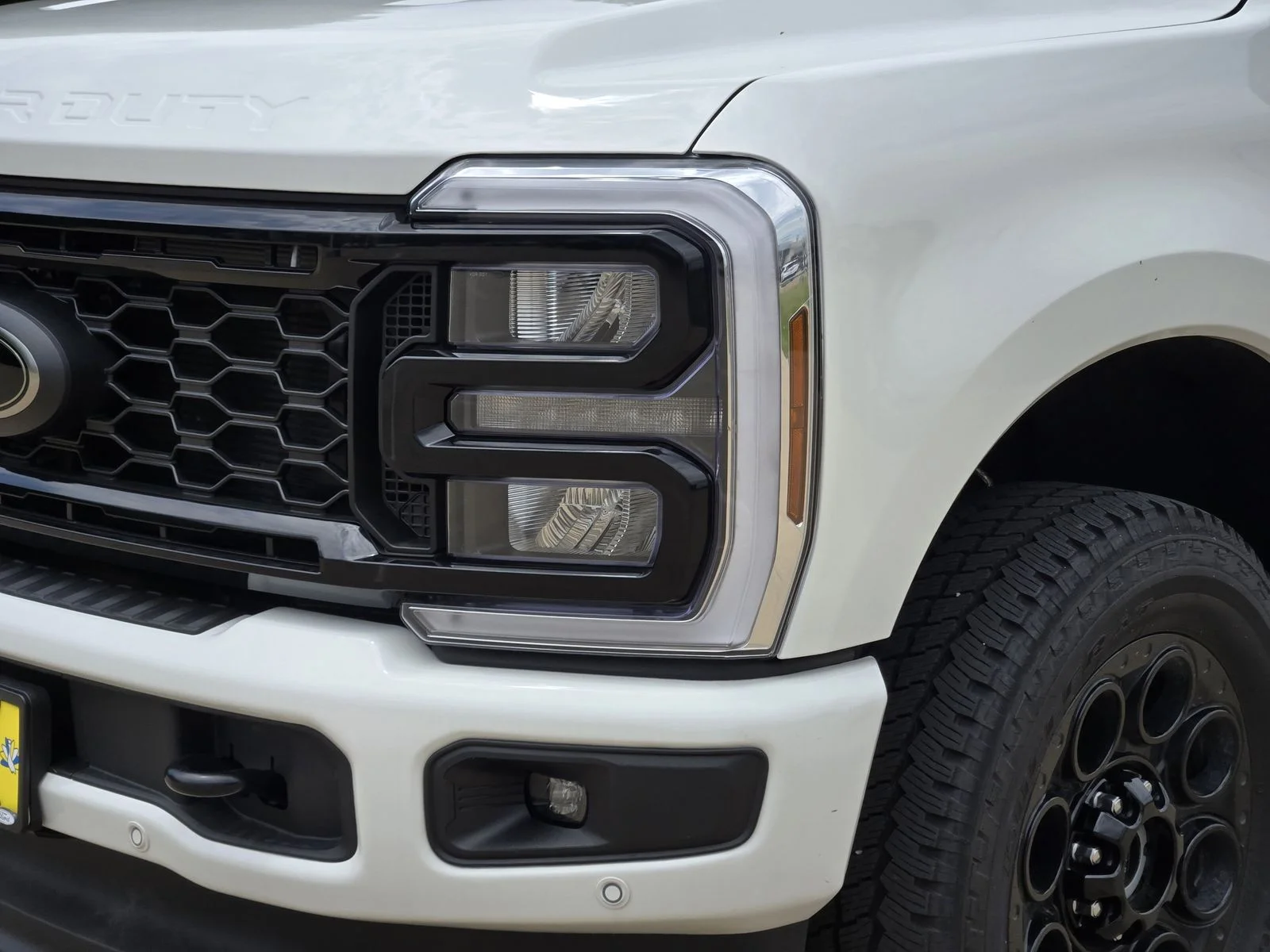 New 2026 Star White Metallic Tri-Coat Ford F-250® Lariat® image 5