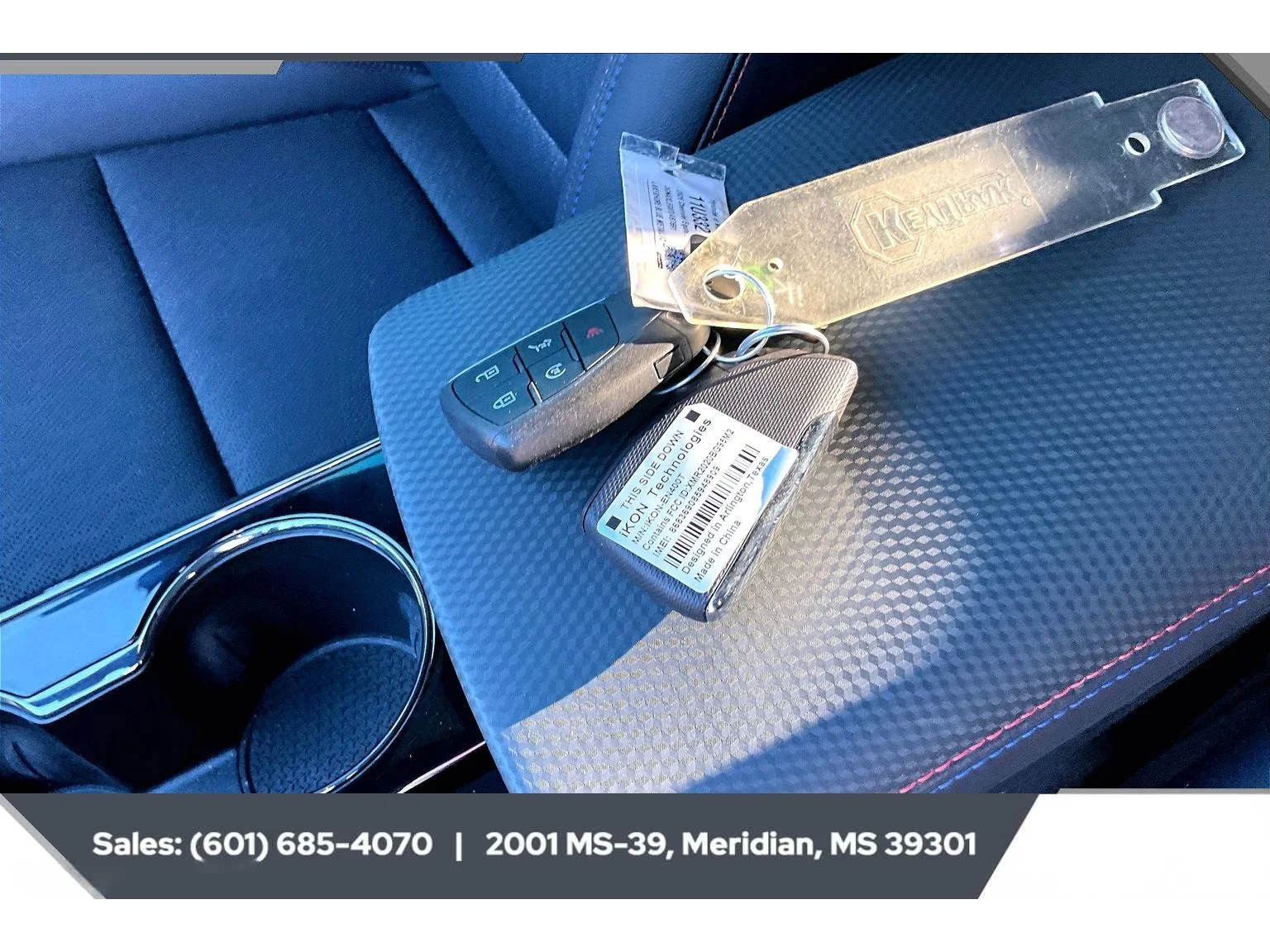 Used 2026 LAKESHORE BLUE METALLIC Chevrolet FWD RS image 9