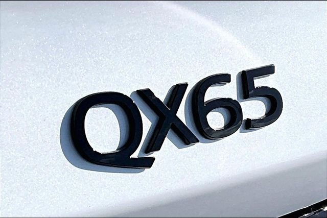 New 2027 2T RAD WHT INFINITI AUTOGRAPH image 8