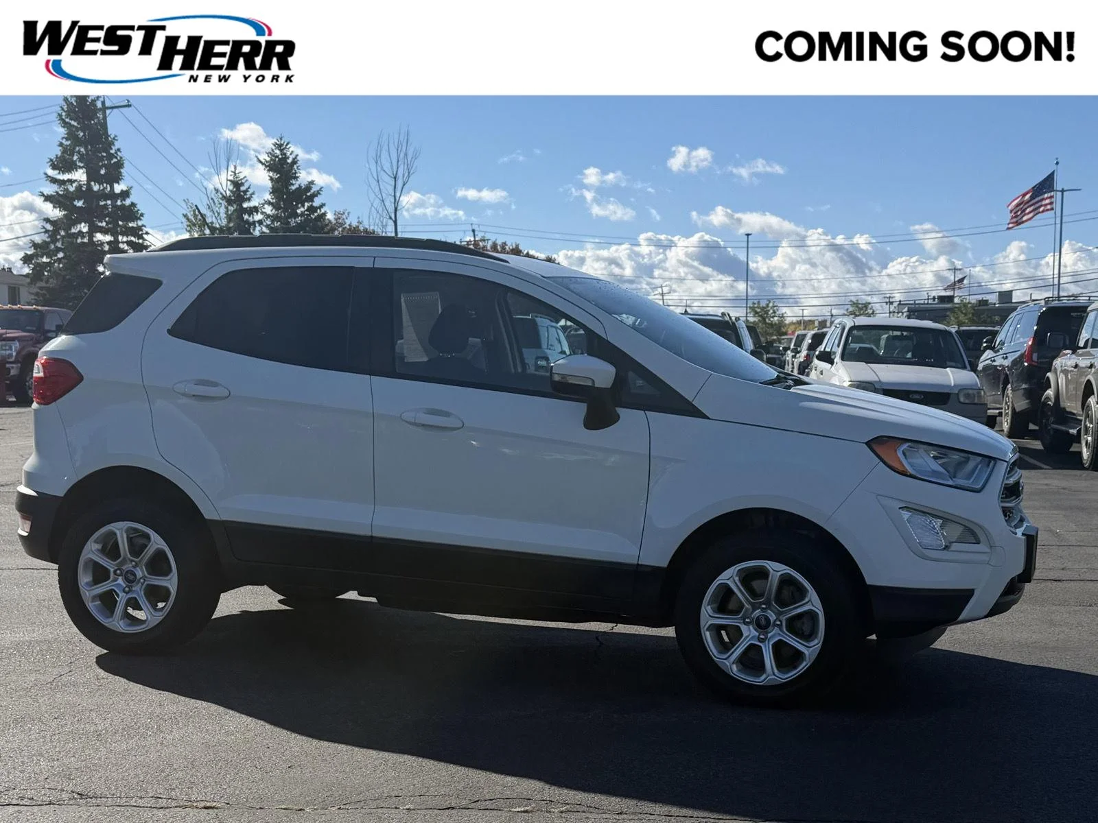 Used 2019 Diamond White Ford SE image 1