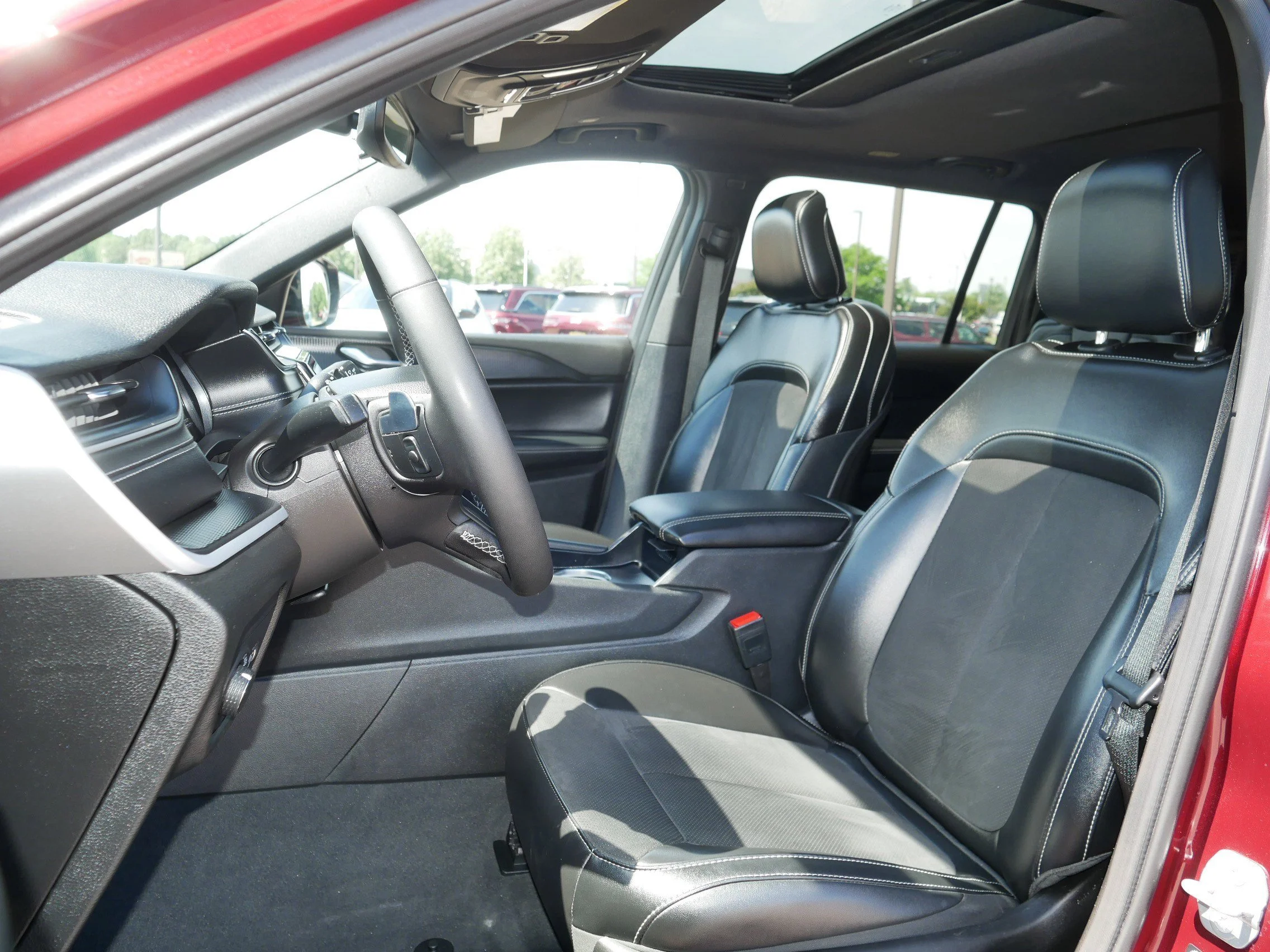 Used 2024 Velvet Red Pearlcoat Jeep Altitude X image 34