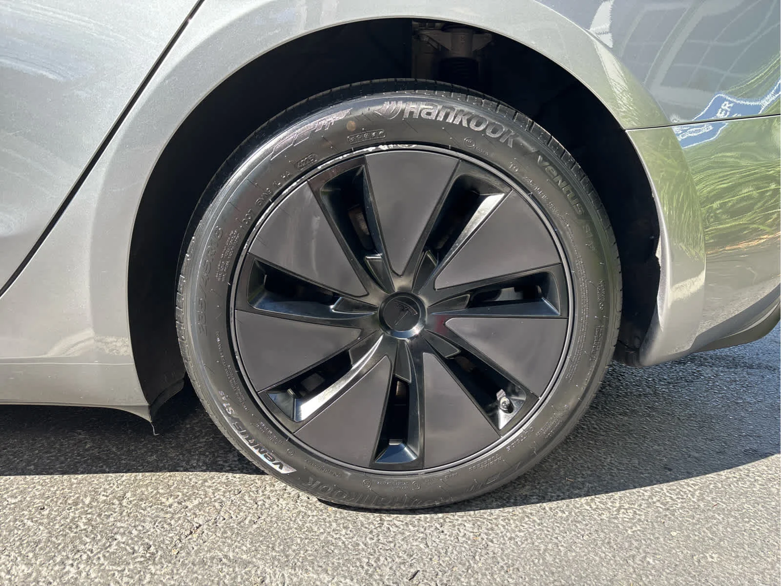 Used 2024 Stealth Grey Tesla Long Range image 31
