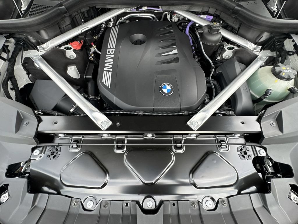 New 2027 Mineral White Metallic BMW xDrive40i image 18