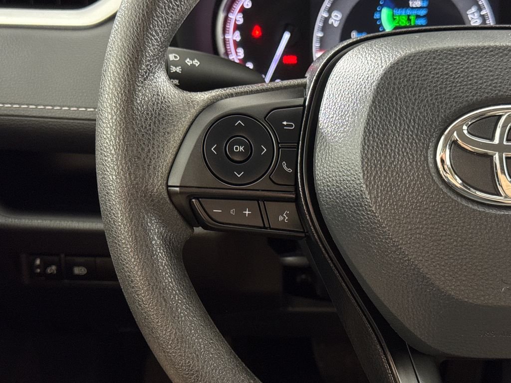 2025 Toyota RAV4 LE - Photo 15