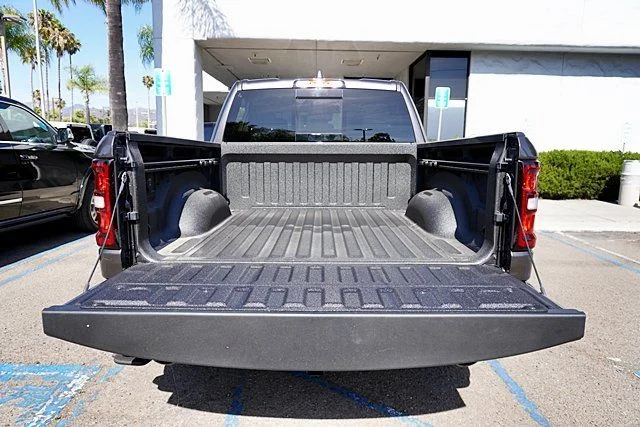 New 2026 Granite Crystal Metallic Clearcoat RAM Big Horn/Lone Star image 17