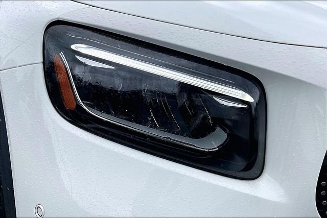 Used 2025 White Mercedes-Benz GLB 250 image 16