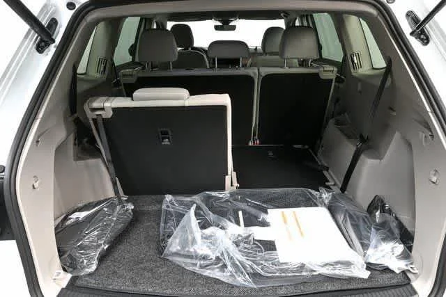 New 2026 Opal White Pearl Volkswagen 2.0T SE image 27