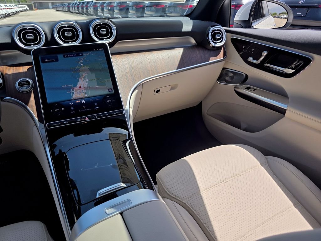 New 2026 White Mercedes-Benz GLC 300 image 12