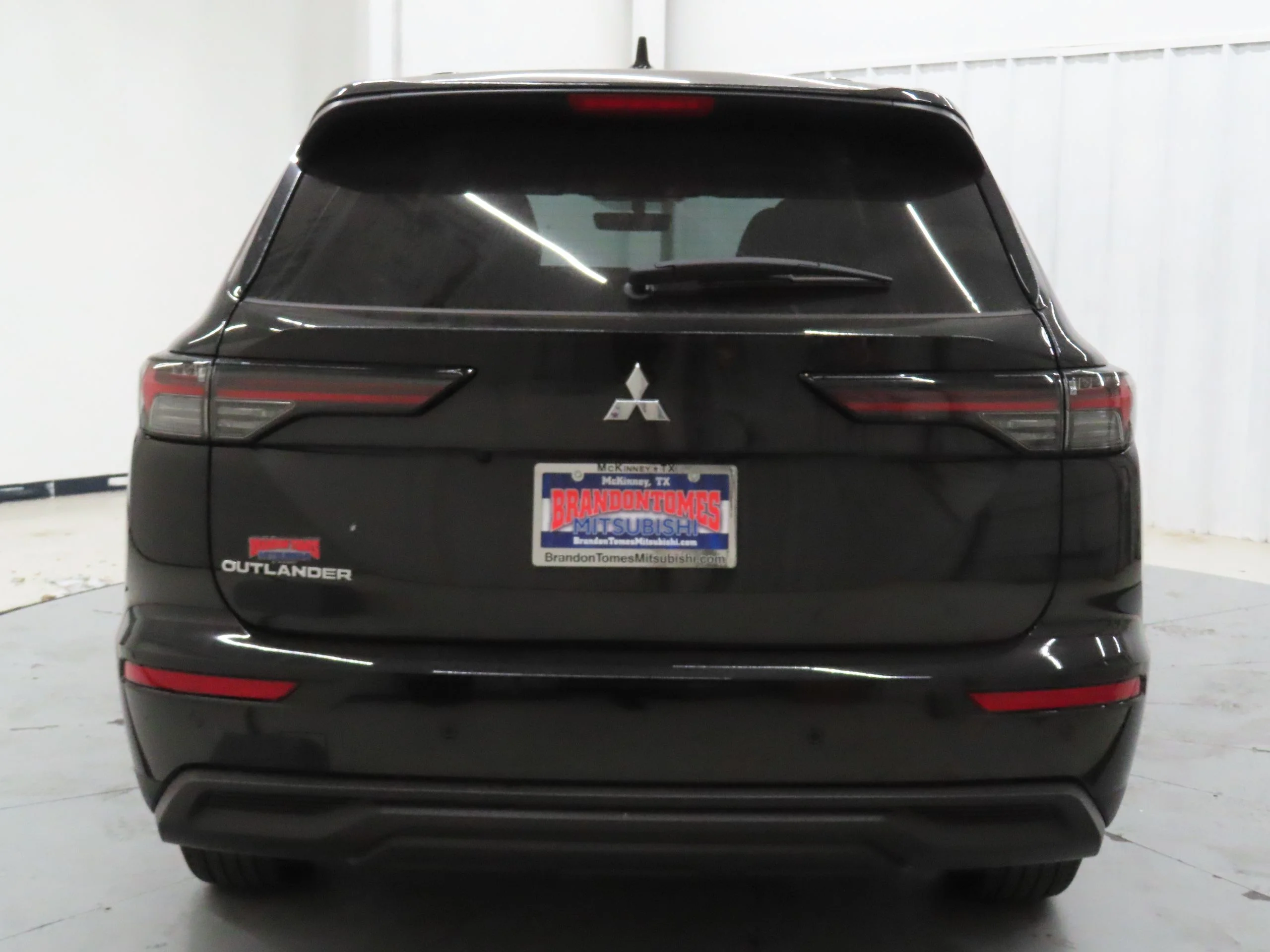 New 2026 Black Mitsubishi ES image 4