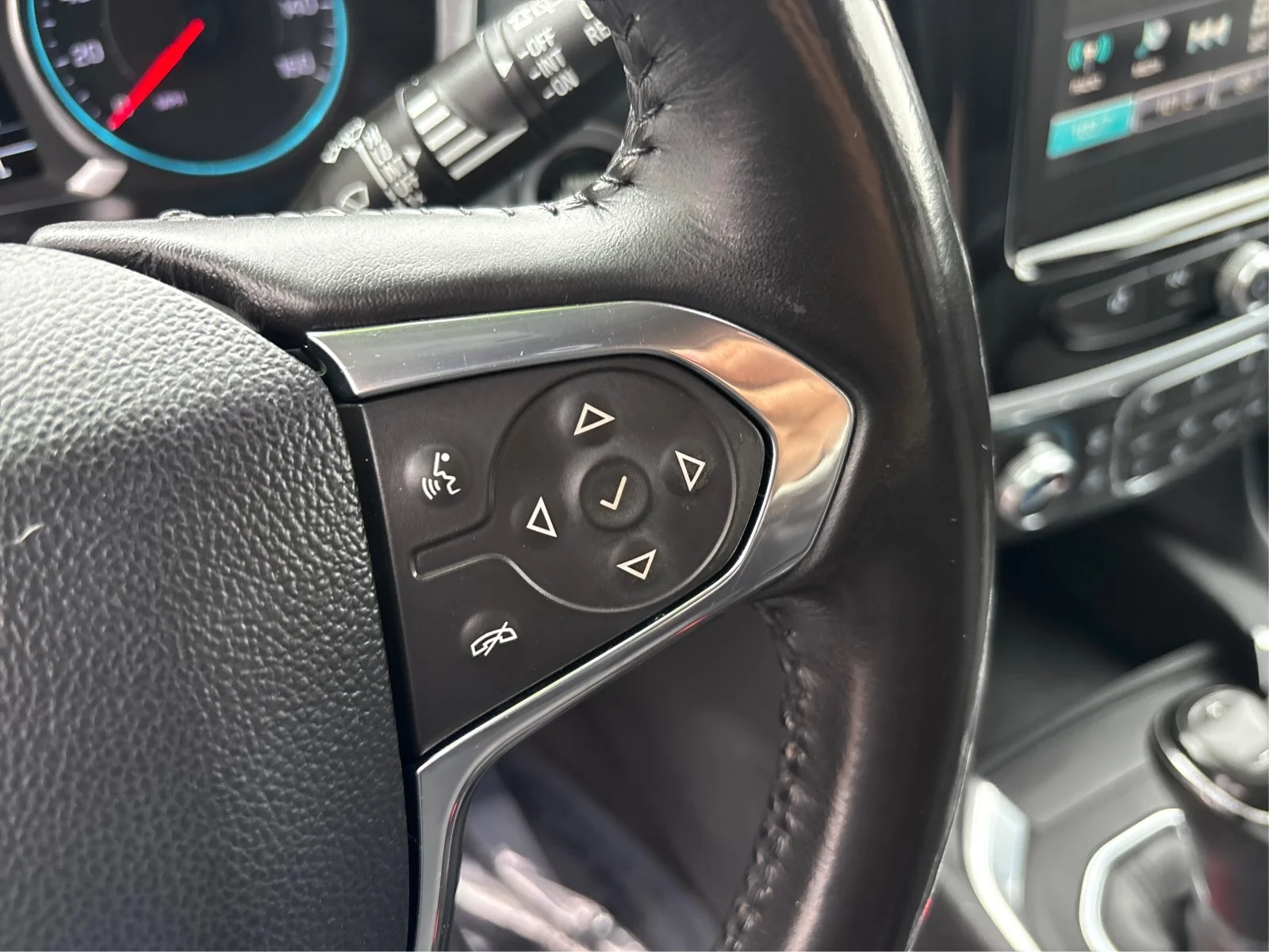 Used 2019 Gray Chevrolet LT Cloth image 23