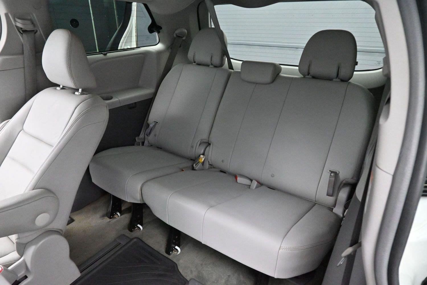 Used 2017 Blizzard Pearl Toyota XLE image 30