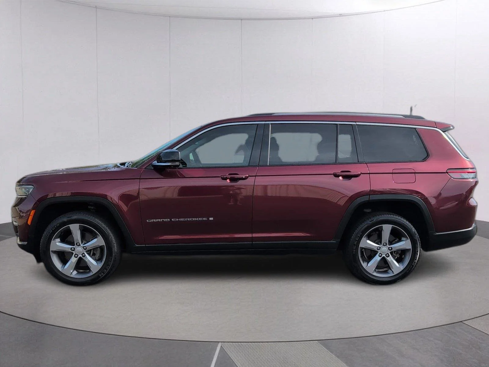 Used 2021 Velvet Red Pearlcoat Jeep Limited image 2
