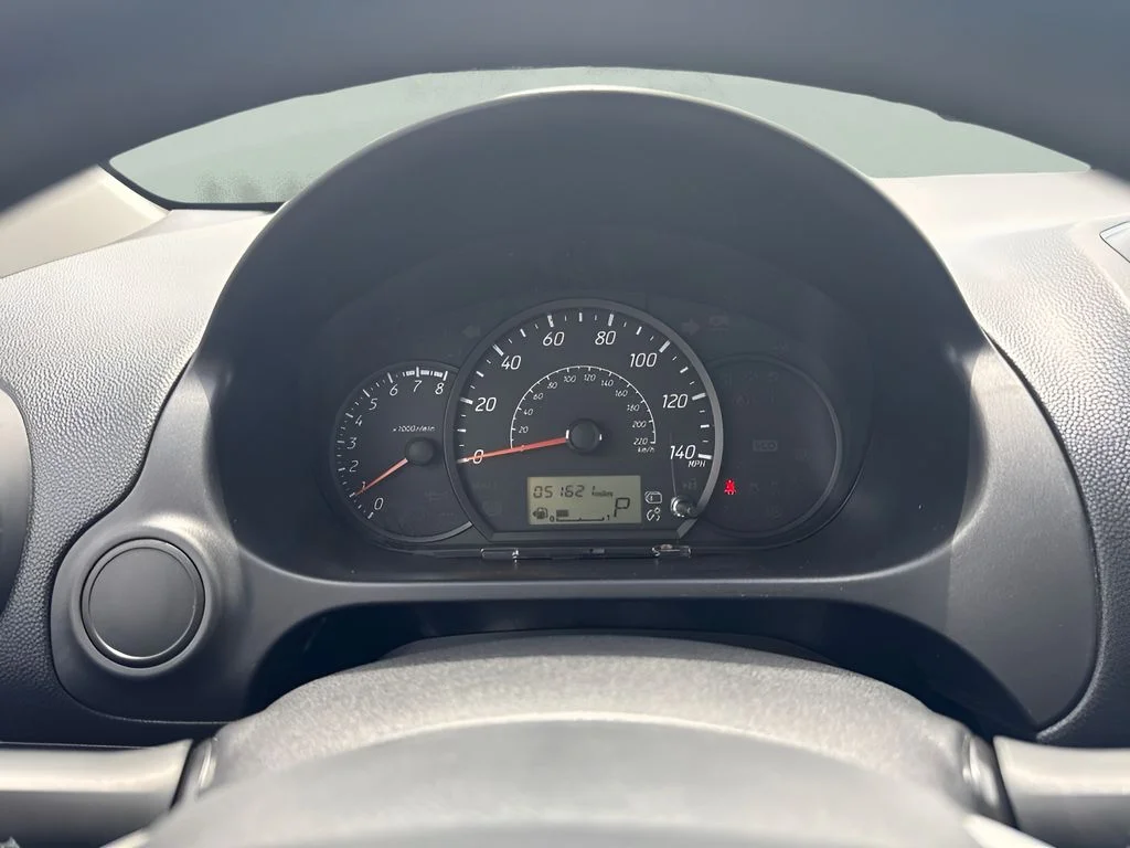 Used 2024 Yellow Mitsubishi ES image 11