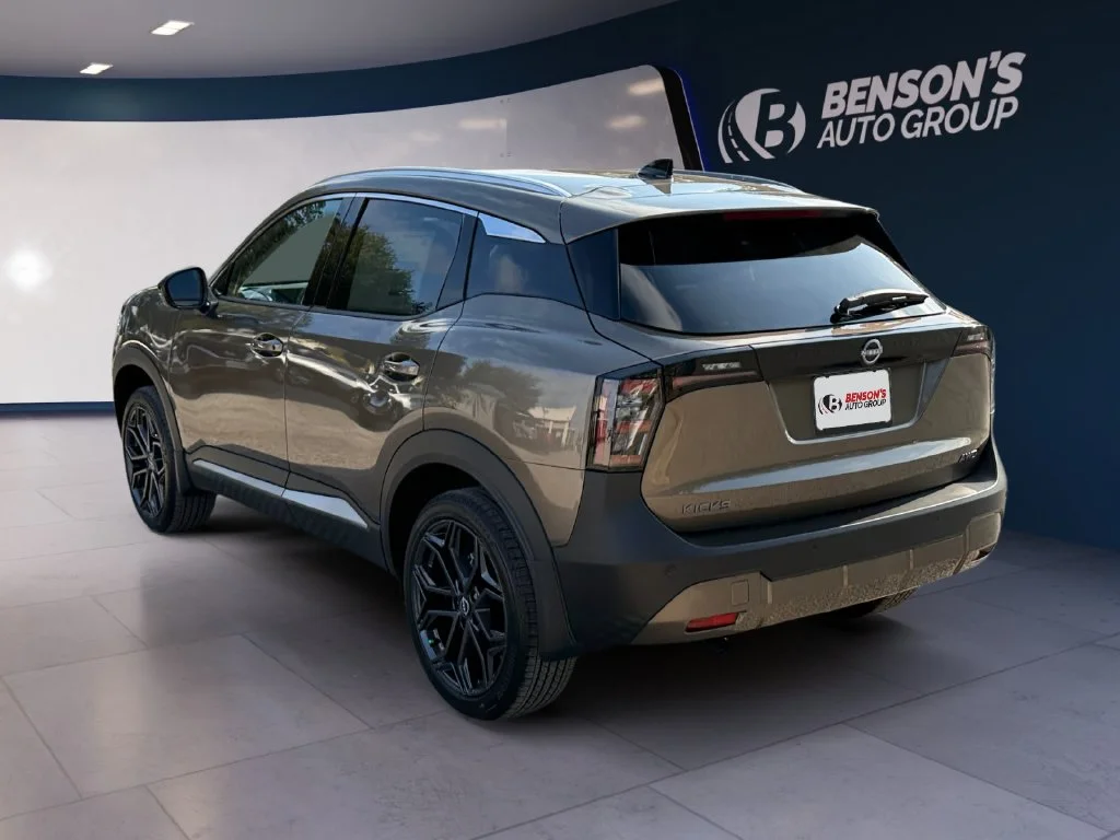 New 2027 Brown Nissan SR image 3