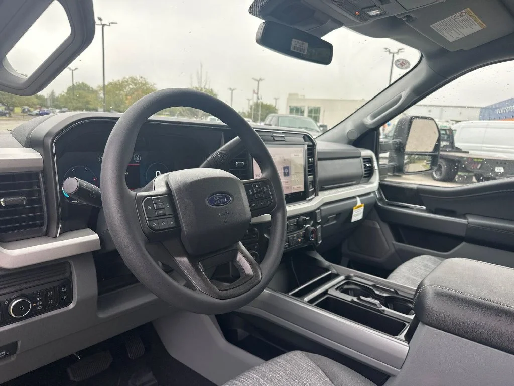 New 2027 Black Ford XLT image 14