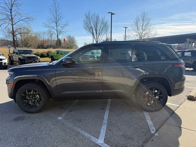 New 2025 Baltic Gray Metallic Clear-Coat Exterior Paint Jeep Altitude X image 2