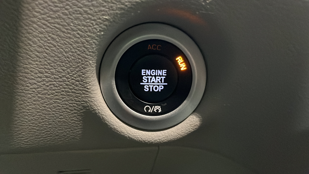 Used 2024 Silver Mist Clearcoat Chrysler Touring L image 22