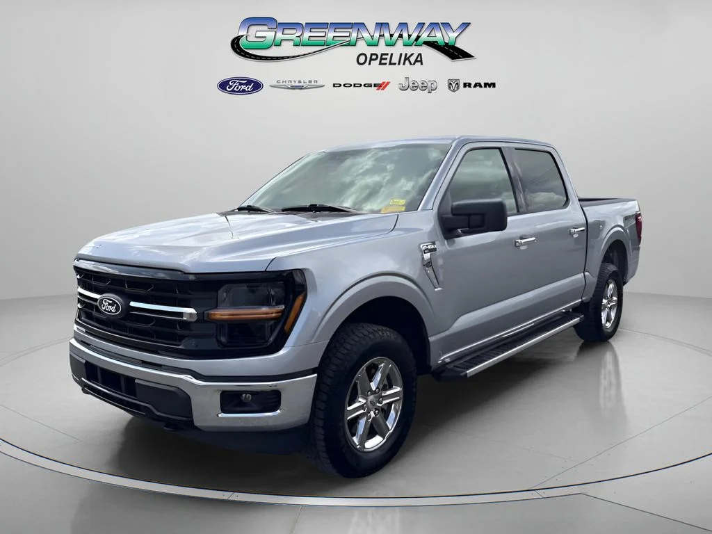 Used 2025 Silver Metallic Ford XLT image 3