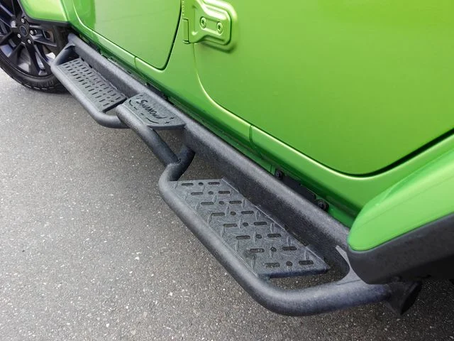 Used 2025 Green Jeep Sahara 4xe image 10