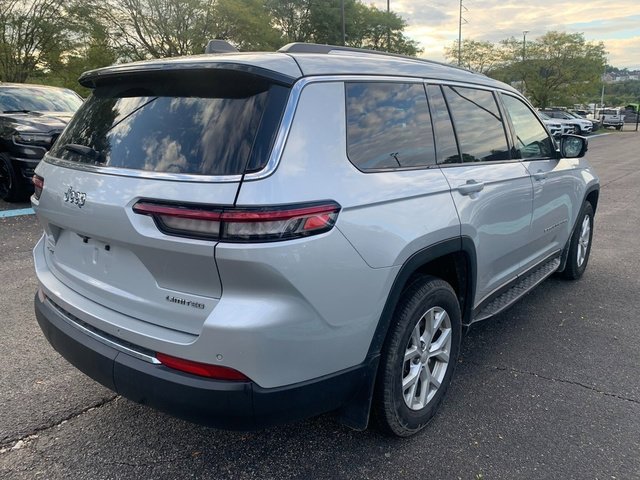 Used 2023 Silver Jeep Limited image 6