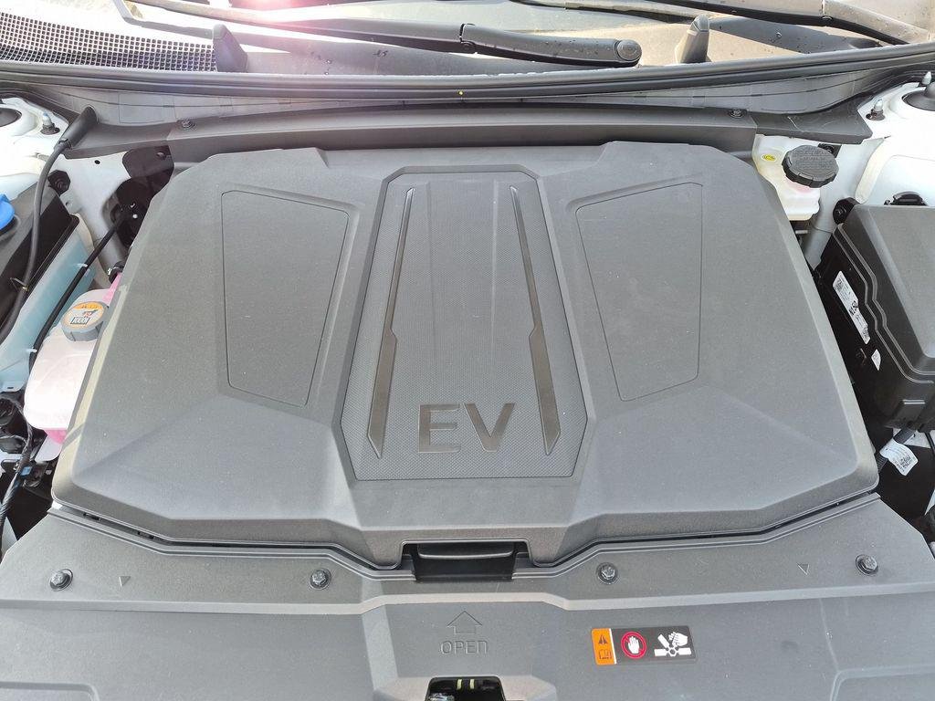New 2026 White Hyundai SEL image 33