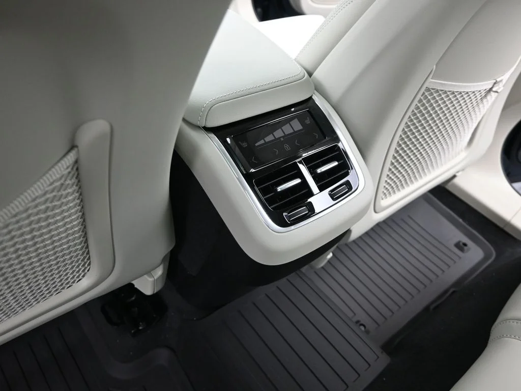 New 2026 Denim Blue Volvo Ultra image 13