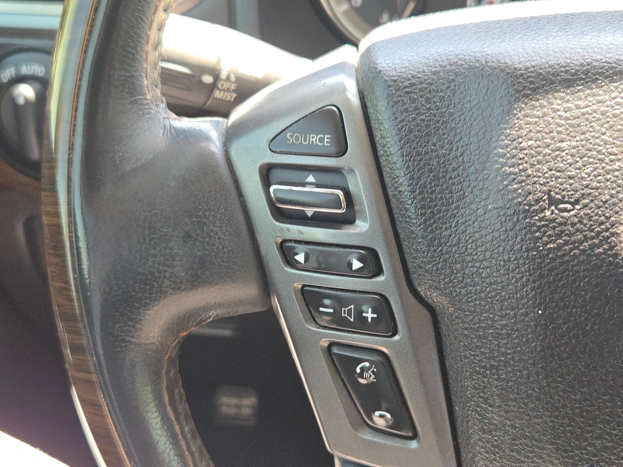 Used 2016 Magnetic Black Nissan Platinum Reserve image 21