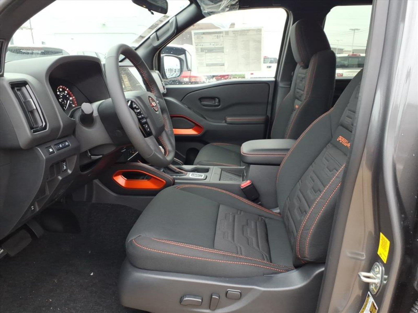 2026 Nissan Frontier Crew Cab PRO-4X® - 11