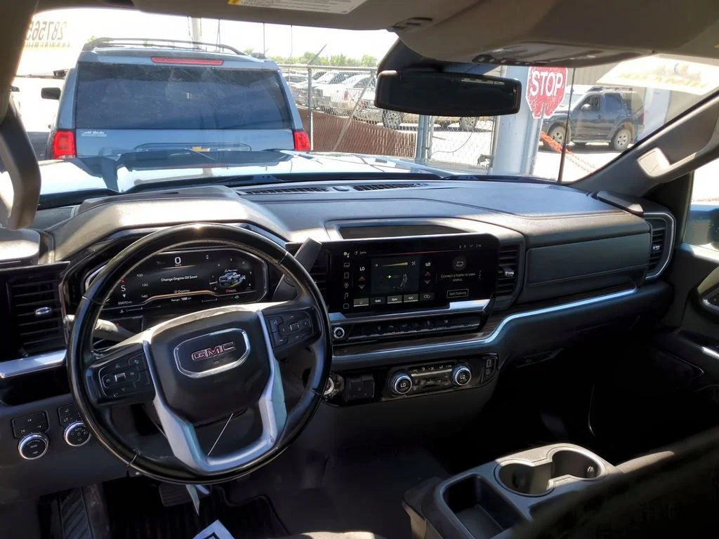 Used 2024 Sterling Metallic GMC SLE image 7