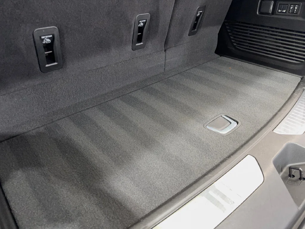 Used 2024 White GMC Denali image 91