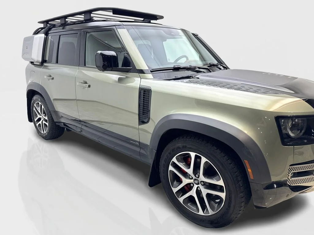Used 2023 Green Land Rover X image 12