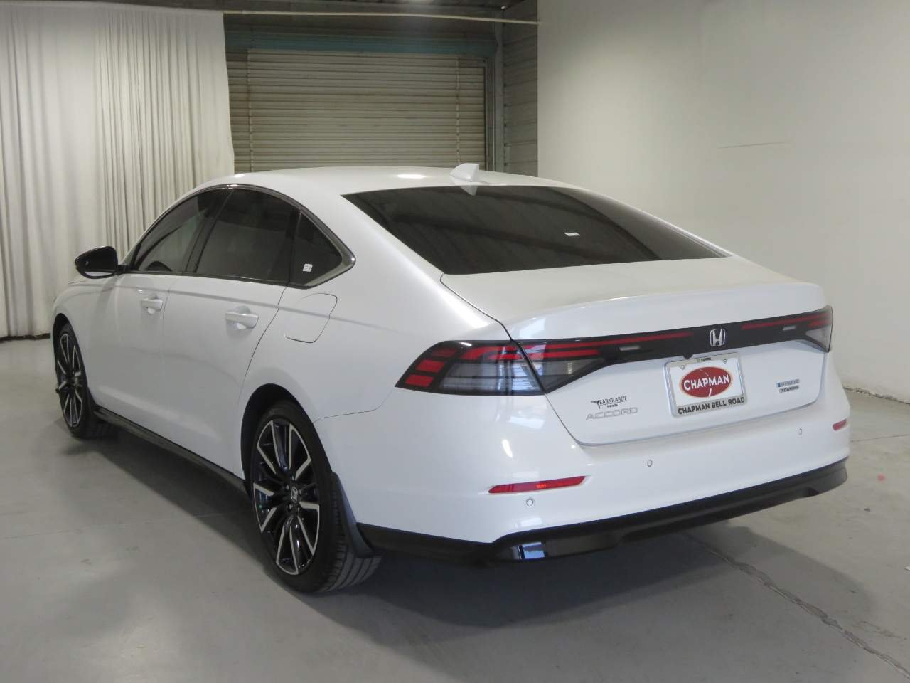 Used 2023 Platinum White Pearl Honda Touring image 6
