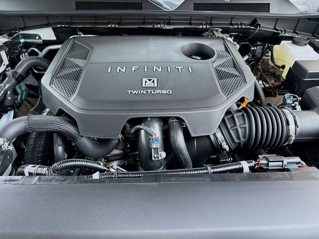 New 2026 RADIANT WHITE INFINITI Pure 2WD image 33