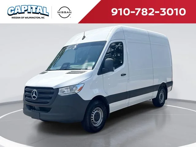 Used 2025 White Mercedes-Benz Cargo 144 WB image 1